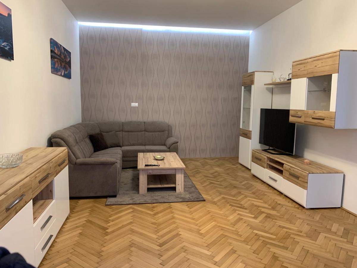Ústí nad Labem Apartman Centrum 301 מראה חיצוני תמונה
